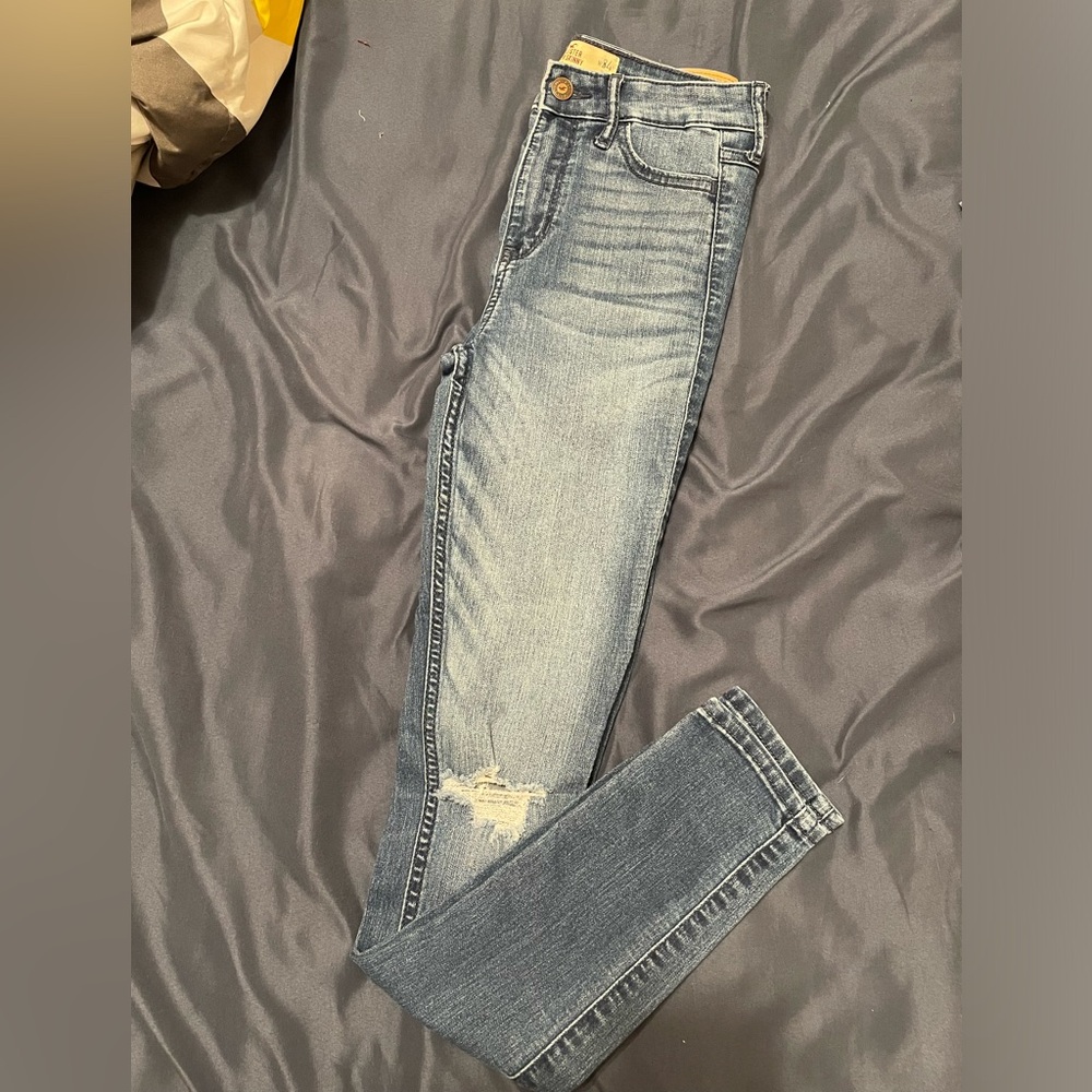Hollister 5 Pocket High Rise Medium Wash Ripped Super Skinny Jeans